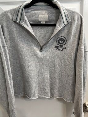 American Eagle Outfitters cropped Heather Gray Half-Zip Pullover Sweater